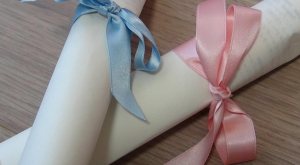 リボンで巻いた披露宴メニューリスト